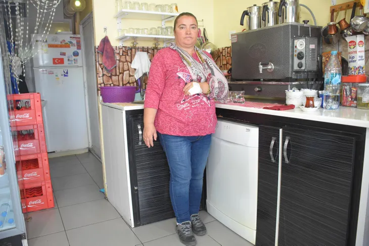 Dehşet anları kamerada: Ellerine ne geçtiyse attılar - 2