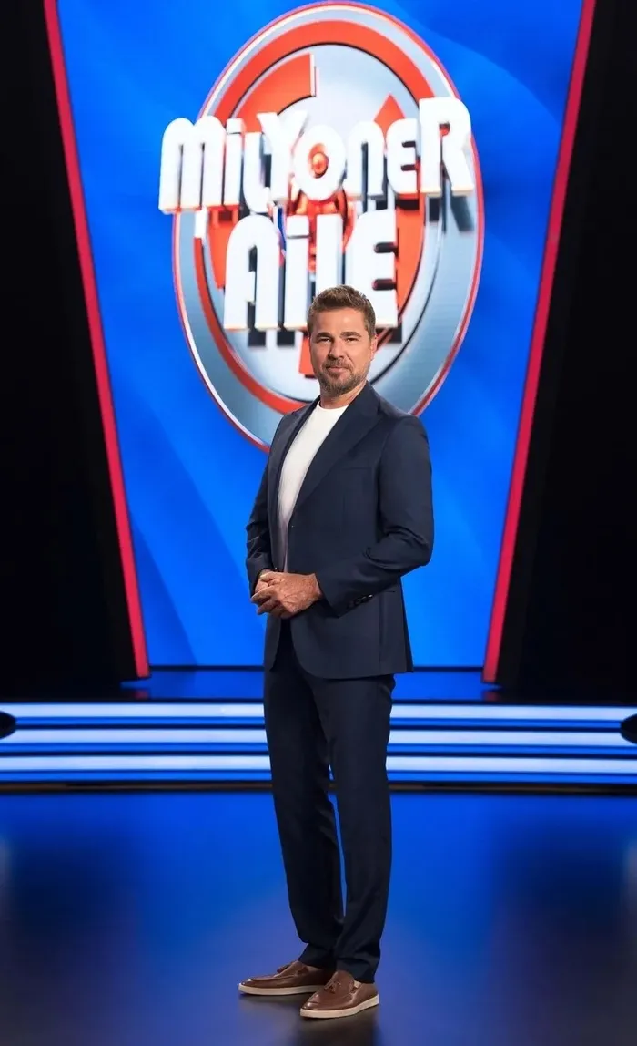 atvden-hat-trick-goz-kamastiran-yildizlarla-yarisma-zamani-atvde-kenan-imirzalioglu-oktay-kaynarca-engin-altan-1720771077703.jpeg atv’den hat-trick! Göz kamaştıran yıldızlarla yarışma zamanı atv’de! Kenan İmirzalıoğlu, Oktay Kaynarca, Engin Altan Düzyatan... - 3
