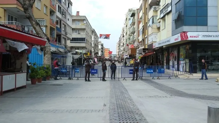 İzmirlilerin hıncahınç doldurduğu caddeye polis indi