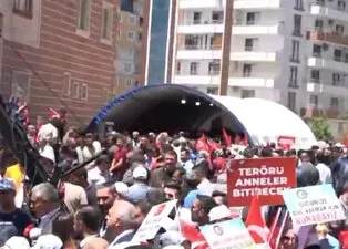 Diyarbakır’da ailelerin nöbetinde 1000. gün! 35 aile evladına kavuştu