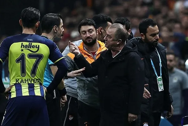 Galatasaray-Fenerbahçe derbisinde hakem ve VAR isyanı! İşte damga vuran kararlar - 1