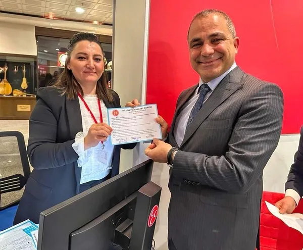 Milletvekili aday adaylığını açıklarken kalp krizi geçirdi - 3