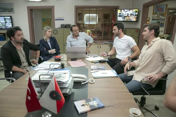 Arka Sokaklar yeni bölüm var mı, yok mu? SON DURUM NE? 13 Ocak Cuma 639. bölüm yayınlanacak mı? Arka Sokaklara neden ara verildi? Kanal D Yayın Akışı