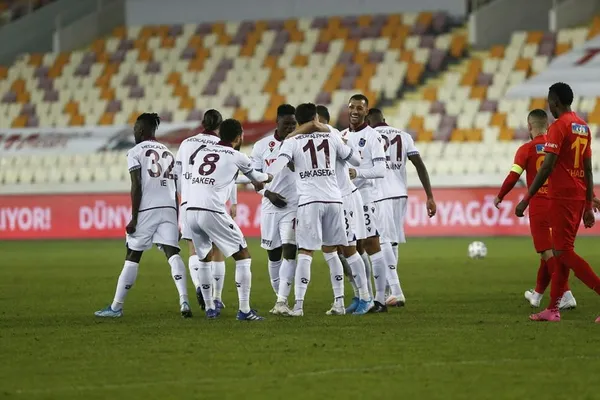 Trabzonspor zirve yarışına ortak oldu yerel medya İstanbul'a mesaj verdi - 3