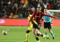 Kanarya deplasmanda turladı