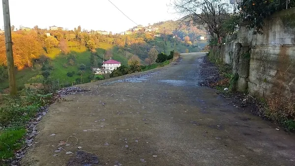 rizede-gulumseten-mahallenin-devami-var-tabelasi-1637651171085.jpg Rize’de gülümseten ‘Mahallenin devamı var' tabelası - 2