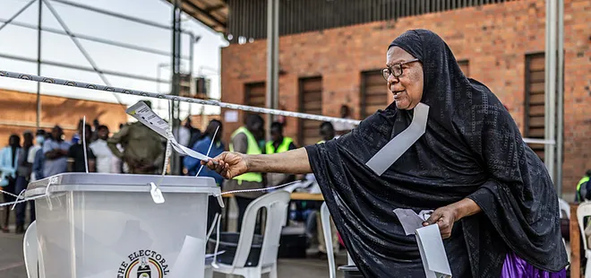 Uganda’da halk sandık başında