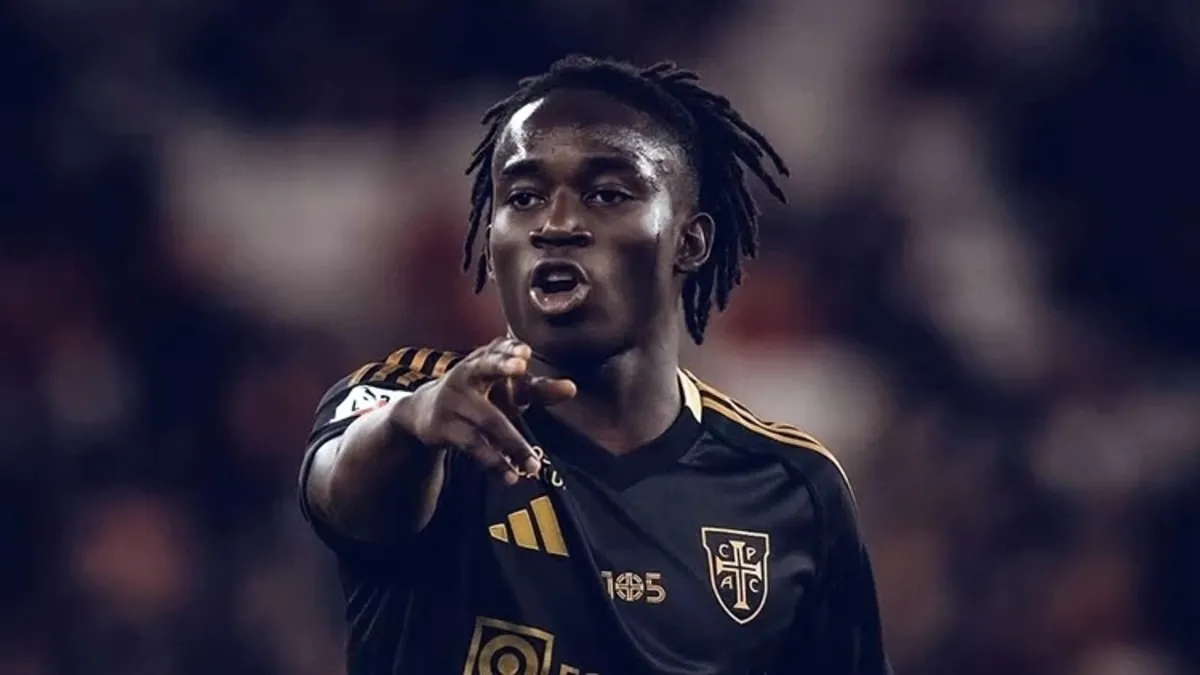 Renato Nhaga, Galatasaray'a transferi için İstanbul'da