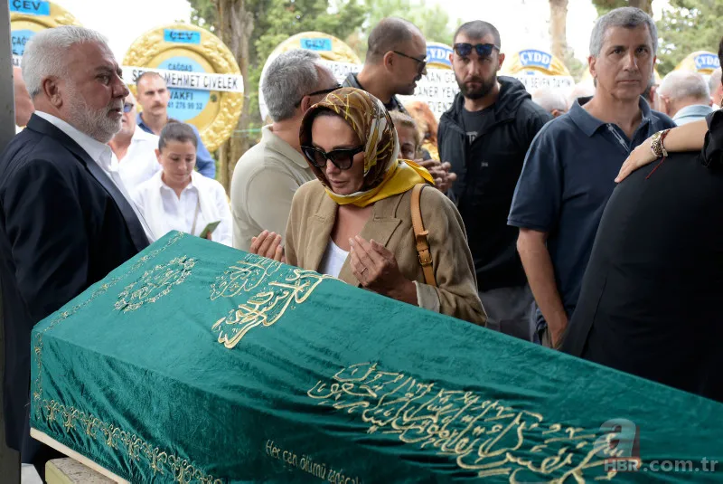 Evinde ölü bulunmuştu! Cem Büyükhanlı son yolculuğuna uğurlandı 9