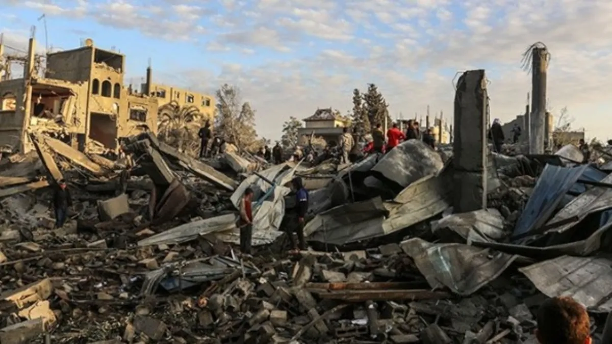 Siyonistler Gazze'de UNRWA'nın yardım dağıttığı binayı vurdu! Çok sayıda ölü var