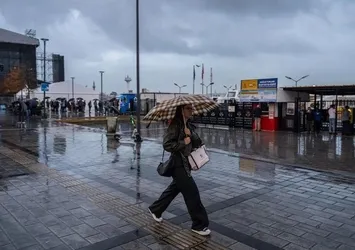 Soğuk hava dalgası yurdu etkisi altına aldı! Sıcaklıklar düşüyor yağış geliyor 🌧️ 17 il için sarı kodlu alarm verildi