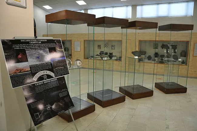 Kars’ta 3 bin yıllık eserler müzede sergileniyor