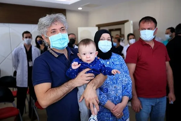 Dünyanın ilk rahim nakli ile doğan Ömer Özkan 20 aylık oldu! Anne Derya Sert konuştu - 4