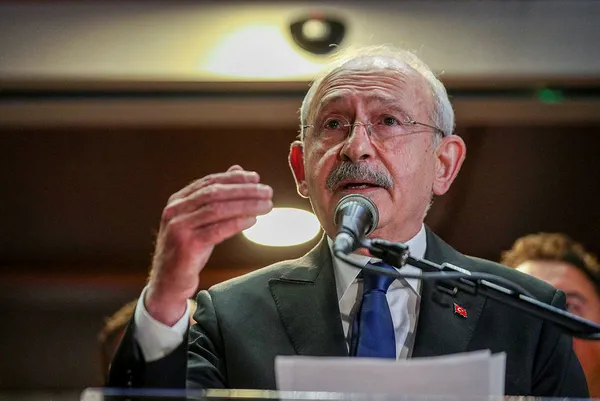 Cem Uzan’dan altılı koalisyona 7 Cumhurbaşkanı yardımcısı isyanı: Bu bir intihar! Siz bu ülkeyi parçalamak mı istiyorsunuz?