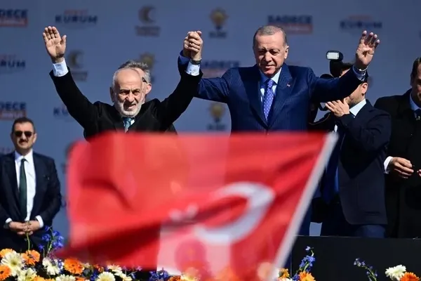 Yeniden Refah Partisi’nden istifa eden milletvekili Suat Pamukçu AK Parti’ye katıldı! Erbakan Hoca CHP’li adayı desteklemezdi