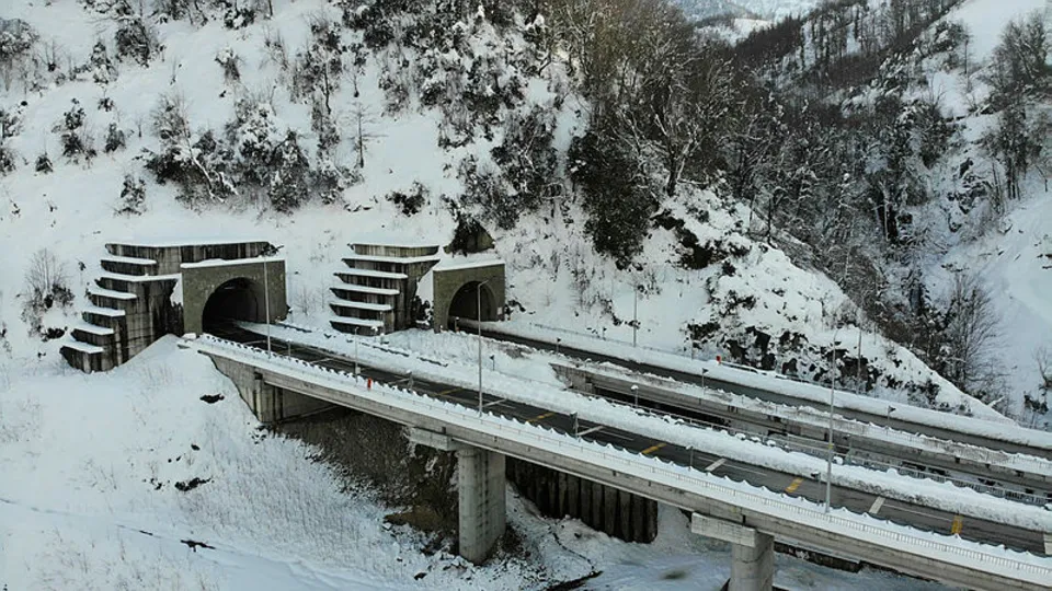 Artvin'de 115 tünel şehrin yapısını değiştirdi! Sürücülerin kabusu olan yollar artık geride kaldı