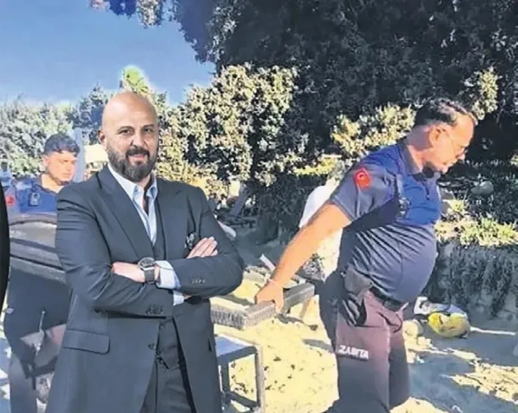 cesmede-sahil-isgali-sona-erdi-1788244285474.jpeg Çeşme'de sahil işgali sona erdi! Ünlülerden sonra iş insanları gündemde - 1