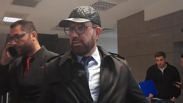katilin-babasi-bulent-cihantimurun-kara-para-listesi-kabarik-cikti-vergi-kacirma-illegal-isler-usulsuzluk-kara-1710513715610.jpeg Katilin babası Cihantimur'a kara para iddası! Liste kabarık: Vergi kaçırma, illegal işler, usulsüzlük... - 5