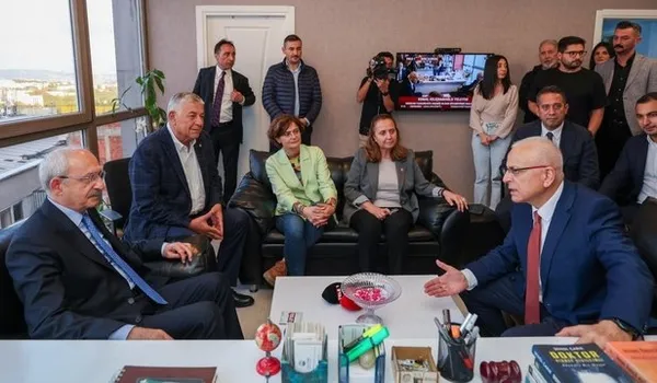 Kemal Kılıçdaroğlu PKK elebaşı Abdullah Öcalan’ı öven terör sevici Merdan Yanardağ’ı ziyaret etti