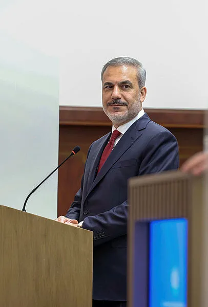 disisleri-bakani-hakan-fidandan-gazze-diplomasisi-bae-disisleri-bakani-al-nahyan-ile-telefonda-gorustu-1703367711447.jpg Dışişleri Bakanı Hakan Fidan'dan Gazze diplomasisi: BAE Dışişleri Bakanı Al Nahyan ile telefonda görüştü - 3