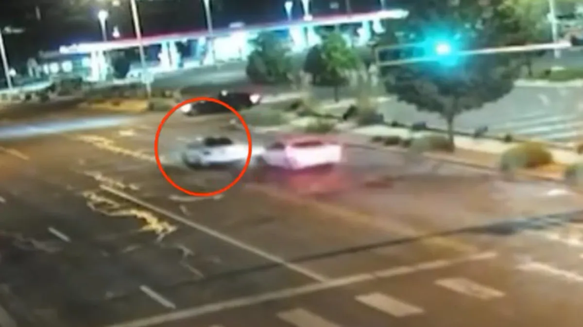 Polisten kaçarken kaza yaptılar! Kaçtıkları polis canlarını böyle kurtardı