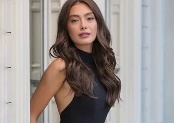 Neslihan Atagül'den 7 milyon kutlaması