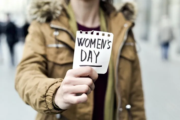 Kadınlar Günü tarihçesi: Kadınlar Günü ilk ne zaman, nasıl ortaya çıktı? 8 Mart Dünya Kadınlar Günü neden kutlanıyor?
