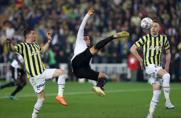 Tarihe geçen Fenerbahçe Beşiktaş derbisi! Kartal yine tarih yazdı - 1