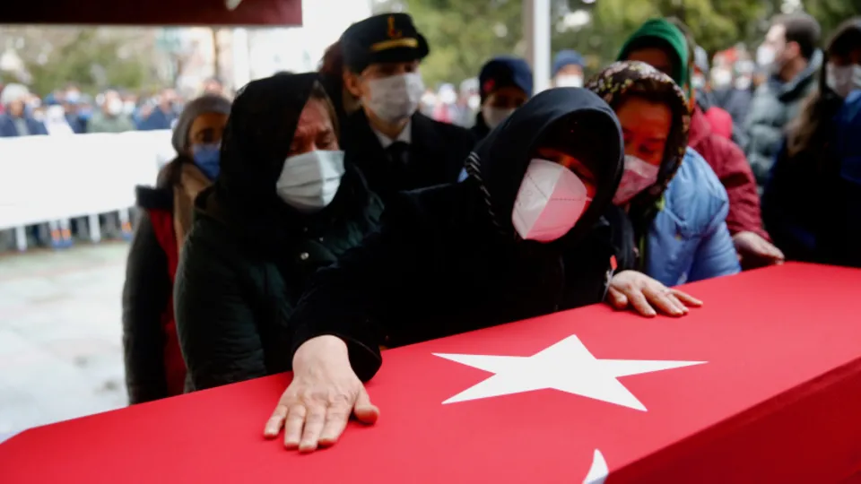 Cizre şehidi Tarık Tarcan'a son veda! Şehit anne ve babasının sözleri yürekleri dağladı
