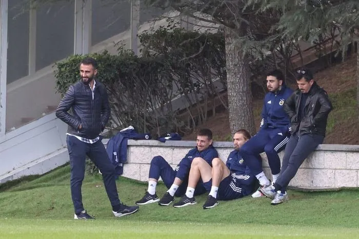 Son Dakika Fenerbahce Haberleri Devre Arasi Yildizlari Belli Oldu