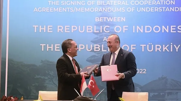Bakan Çavuşoğlu’ndan önemli açıklamalar: Türkiye ve Endonezya arasında 5 kritik anlaşma imzalandı