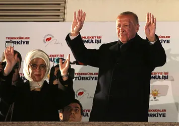 Başkan Erdoğan'dan balkon konuşması