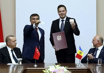 Moldova ile 5 anlaşma imzalandı