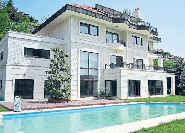 Büyük şok! Haciz memurları Demet Akalın'ın evinde - 1