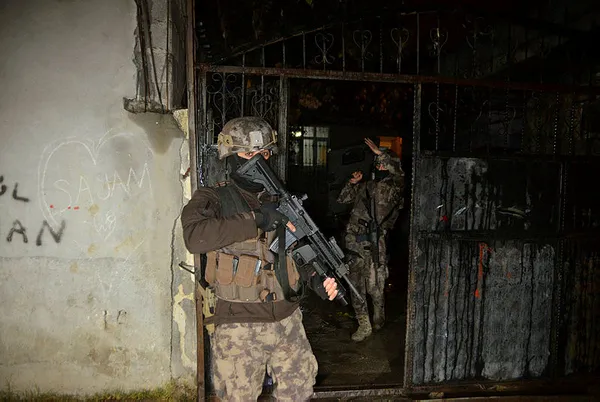 Son dakika: Adana'da düğmeye basıldı! DEAŞ'a operasyon... - 2