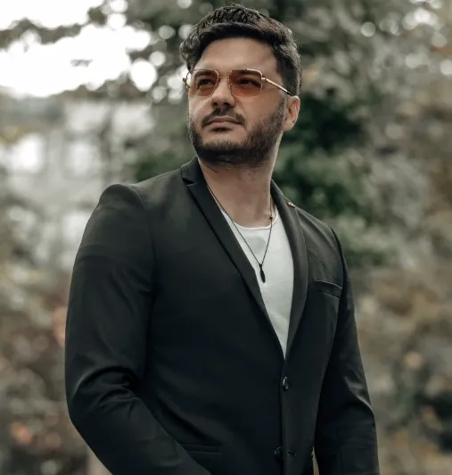 ramsay-hunt-nedir-ilyas-yalcintas-hangi-hastaliga-yakalandi-ramsay-hunt-sendromu-neden-olur-belirtileri-neler-1702030929525.jpg Ramsay Hunt nedir? İlyas Yalçıntaş hangi hastalığa yakalandı? Ramsay Hunt sendromu neden olur, belirtileri neler? - 4
