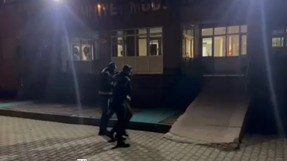 Şüpheli düzensiz göçmen sınır dışı edildi