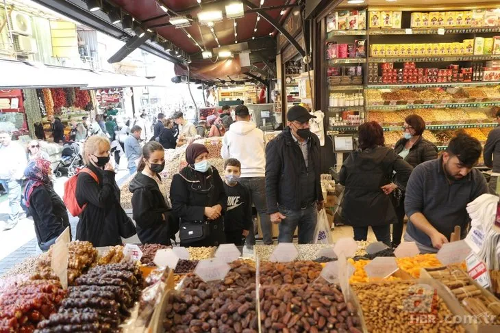 Eminönü’nde bayram alışverişi hareketliliği başladı! Vatandaşlar en çok onları tercih ediyor