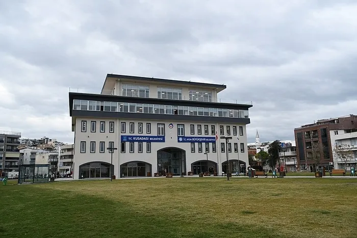 chpli-bulent-tezcan-rantin-merkezi-kusadasi-belediyesini-aile-sirketine-cevirdi-iki-kizi-ve-damadina-maas-1755833795805.jpeg Kuşadası Belediyesi