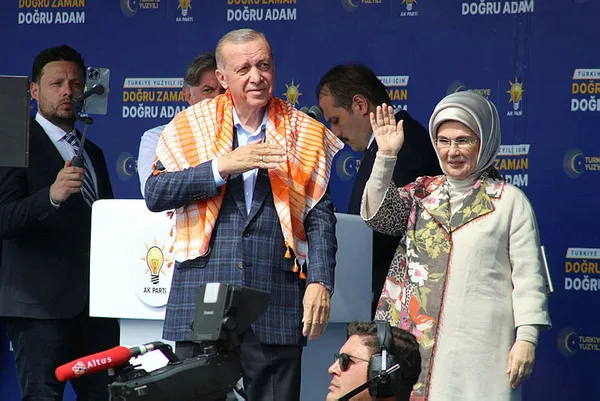 son-dakika-baskan-erdogandan-aydinda-onemli-aciklamalar-1683672156929.jpg Başkan Erdoğan Aydın'da vatandaşlara seslendi: Sizi galeyana getirmek isteyenlere hesabı sandıkta sorun - 6