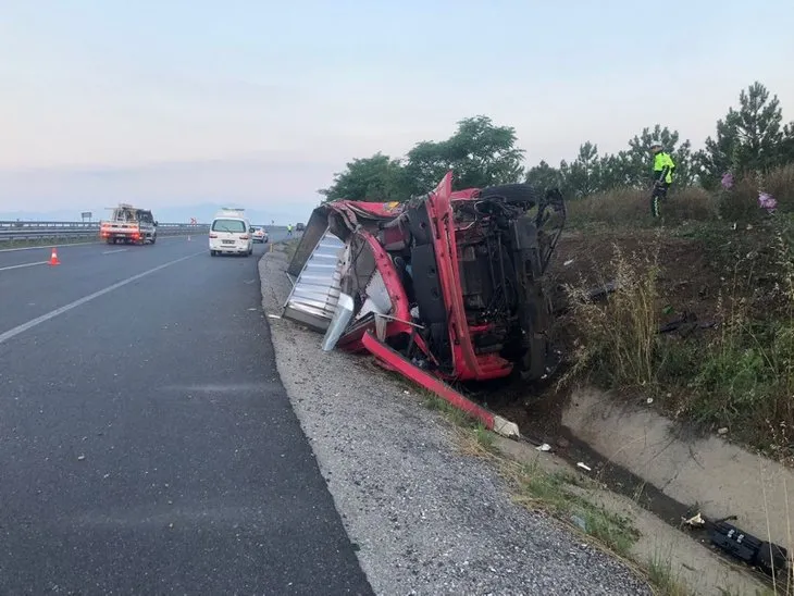 Denizli'de feci kaza! TIR ile yolcu otobüsü çarpıştı: Ölü ve yaralılar var