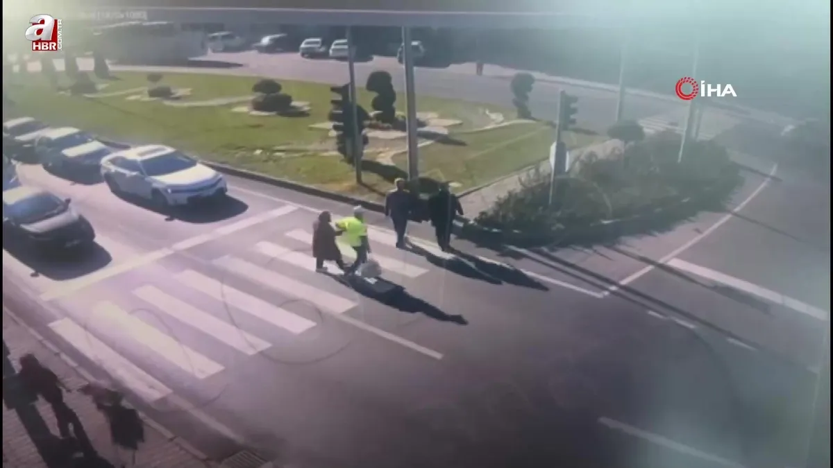 Trafik polisinden örnek davranış kamerada