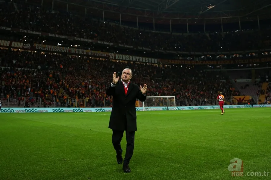 Feghouli attı, Terim sevinçten havalara uçtu! Galatasaray - Kayserispor maçından çarpıcı kareler 17