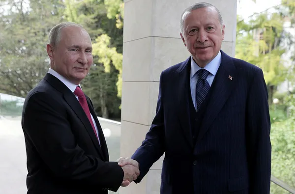 Rusya Devlet Başkanı Putin’den Başkan Erdoğan’a 3.doz koronavirüs aşısı için Sputnik V aşısı daveti: Onu ben BioNTech olarak aldım