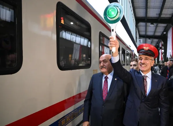 1709284134247.jpeg Ulaştırma ve Altyapı Bakanı Abdulkadir Uraloğlu'ndan müjde: Güneydoğu'ya iki yeni turistik hat | ‘Ankara-Diyarbakır’ ve ‘Ankara-Tatvan’ - 3