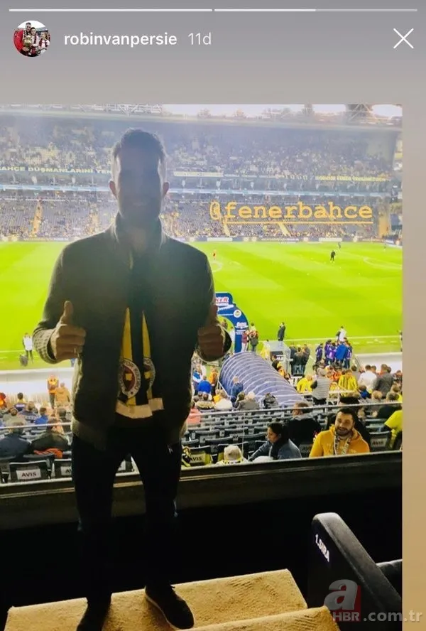 Robin van Persie Fenerbahçe Beşiktaş dersini tribünden takip etti 4