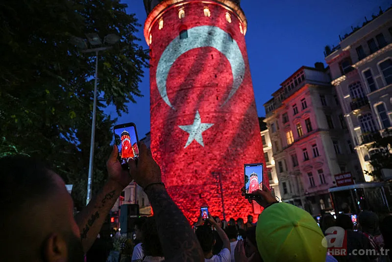 15 Temmuz kahramanları yad ediliyor! Haydarpaşa Gar Binası ve Galata Kulesi'nde mapping gösterileri... 8