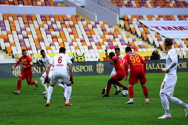 Süper Lig 17. hafta karşılaşması Yeni Malatyaspor 2-2 Sivasspor (MAÇ SONUCU) - 1