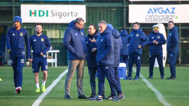 Fenerbahçe - Zenit maçı saat kaçta, hangi kanalda? FB - Zenit maçı şifresiz mi?