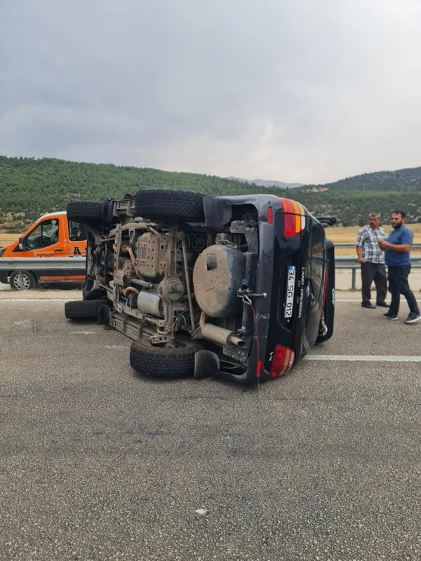 1693896030113.jpg Sanatçı Sümer Ezgü ve ailesi kaza yaptı! Karavanıyla birlikte devrildi - 2